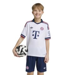 FC Bayern Away Shirt & Short Junior 2026/27 Wit/Blauw/Rood_1
